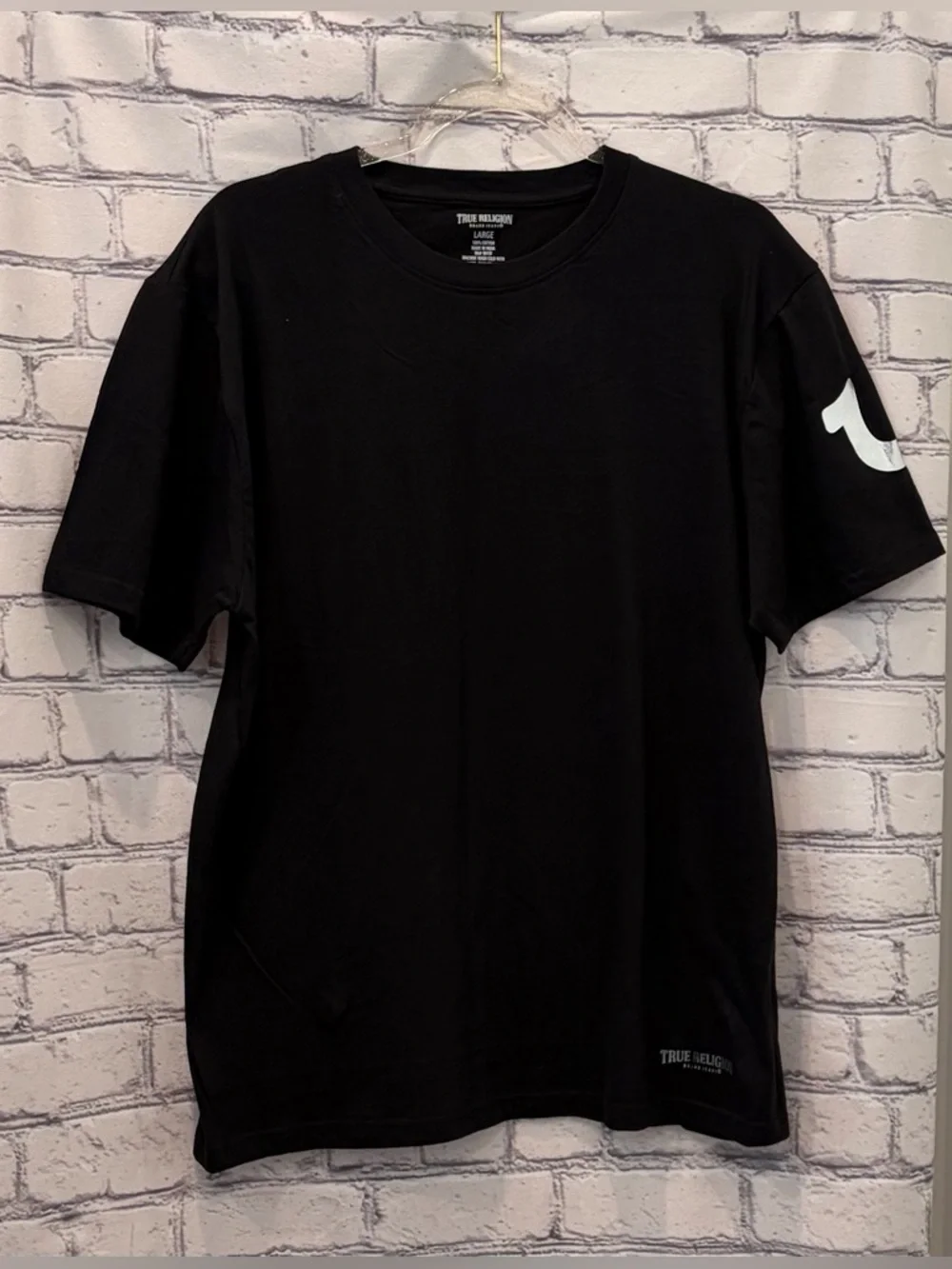 True Religion Size :L Black Short Sleeve Tee  Silver Foil Accent 100%  Cotton